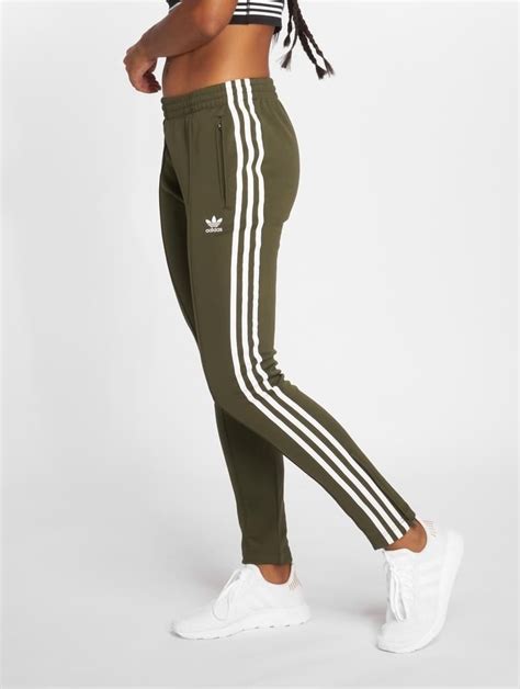 Grüne adidas Originals Hosen für Damen online shoppen 